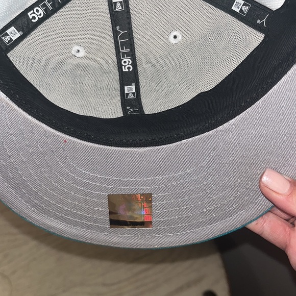 New -Hollywood Classics, Charlotte Hornets Baseball Cap Size 7 1/4 - Picture 5 of 5